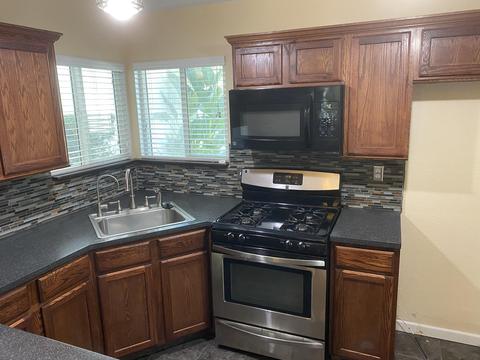 1016 E Ferguson Ave, Visalia, CA 93291 photo 33