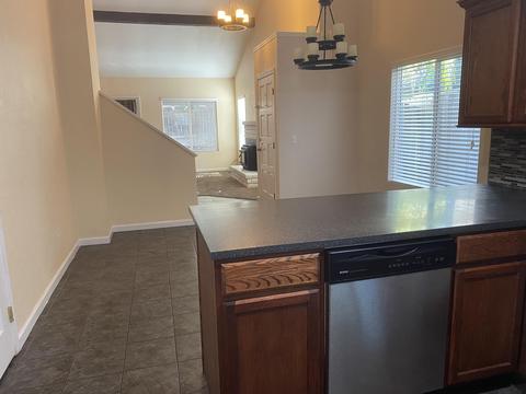 1016 E Ferguson Ave, Visalia, CA 93291 photo 35