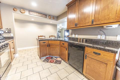 436 Alder Dr, Lemoore, CA 93245 photo 8