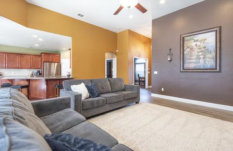 4435 E Grove Ct, Visalia, CA 93292 photo 12