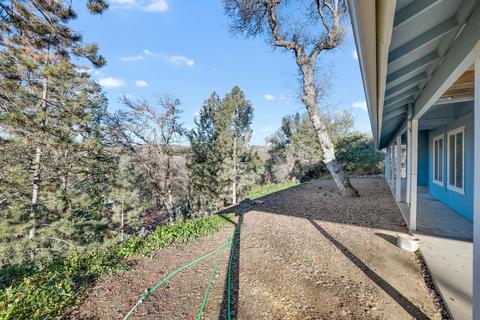 51945 Eshom Valley Dr, Badger, CA 93603 photo 5