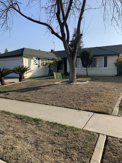 1947 E Alpine Ave, Tulare, CA 93274 photo 2