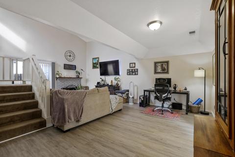 1928 E Beech Ave, Visalia, CA 93292 photo 9