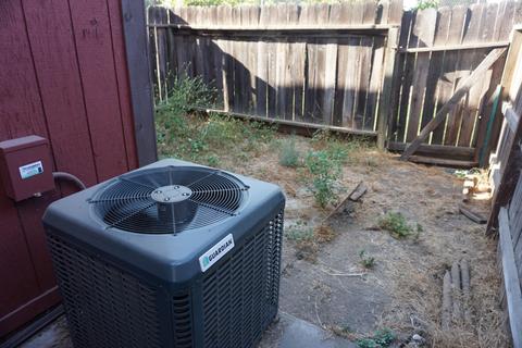 944 E Oakridge Ave, Visalia, CA 93292 photo 22
