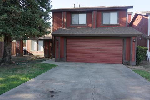 944 E Oakridge Ave, Visalia, CA 93292 photo 2
