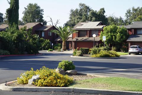 944 E Oakridge Ave, Visalia, CA 93292 photo 24