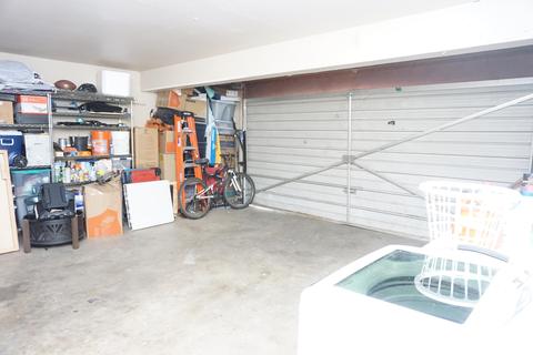 944 E Oakridge Ave, Visalia, CA 93292 photo 20