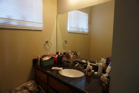 944 E Oakridge Ave, Visalia, CA 93292 photo 13