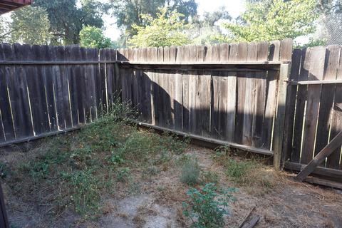 944 E Oakridge Ave, Visalia, CA 93292 photo 21