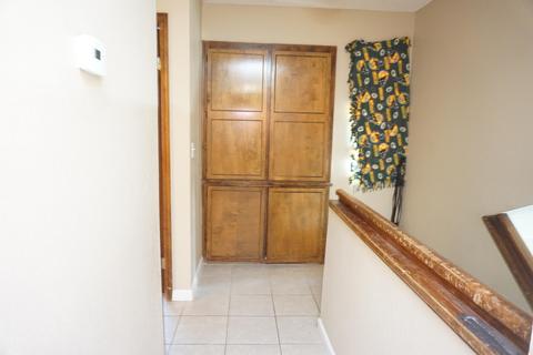 944 E Oakridge Ave, Visalia, CA 93292 photo 11