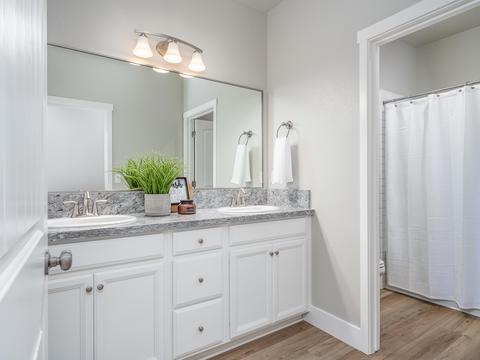 3957 Beverly Ave, Clovis, CA 93619 photo 17