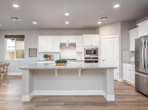 3957 Beverly Ave, Clovis, CA 93619 photo 5
