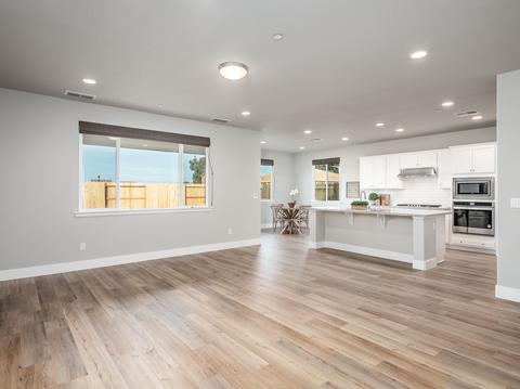 3957 Beverly Ave, Clovis, CA 93619 photo 4