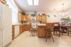 1650 E Victor Ave, Visalia, CA 93292 photo 11