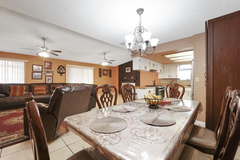 541 Vine St, Lemoore, CA 93245 photo 6