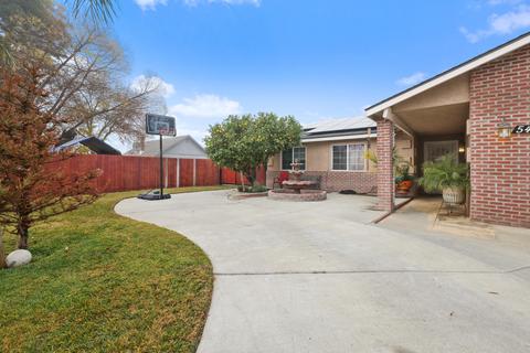 541 Vine St, Lemoore, CA 93245 photo 3