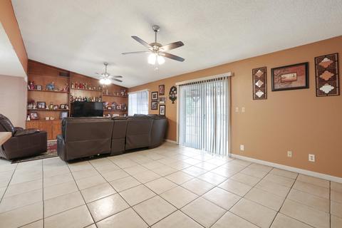 541 Vine St, Lemoore, CA 93245 photo 15