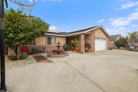 541 Vine St, Lemoore, CA 93245 photo 4