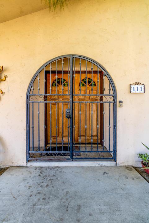 111 E Gannon Dr, Tulare, CA 93274 photo 3