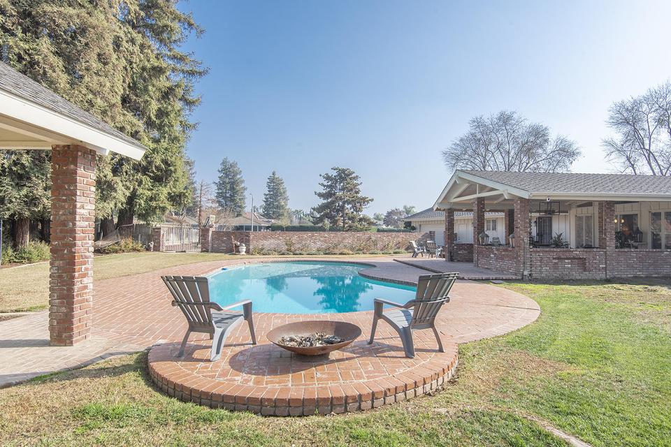  598 E Chevy Chase Dr, Tulare, CA 93274 photo 54
