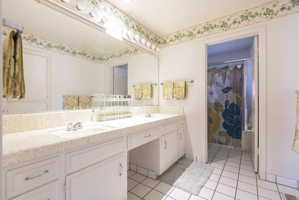  598 E Chevy Chase Dr, Tulare, CA 93274 photo 37