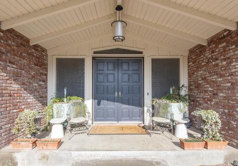 598 E Chevy Chase Dr, Tulare, CA 93274 photo 3