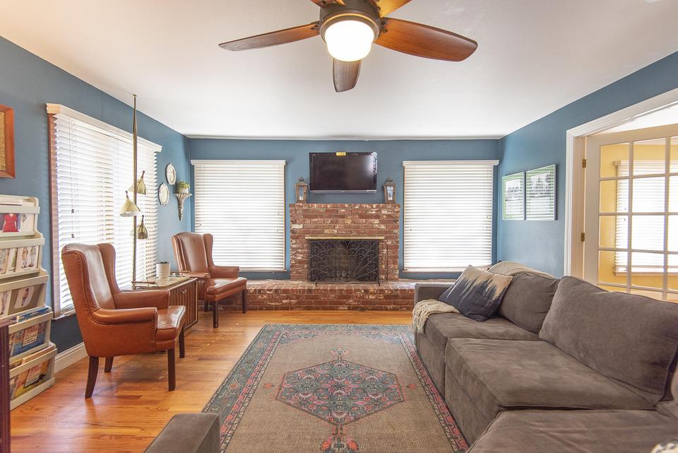  598 E Chevy Chase Dr, Tulare, CA 93274 photo 18