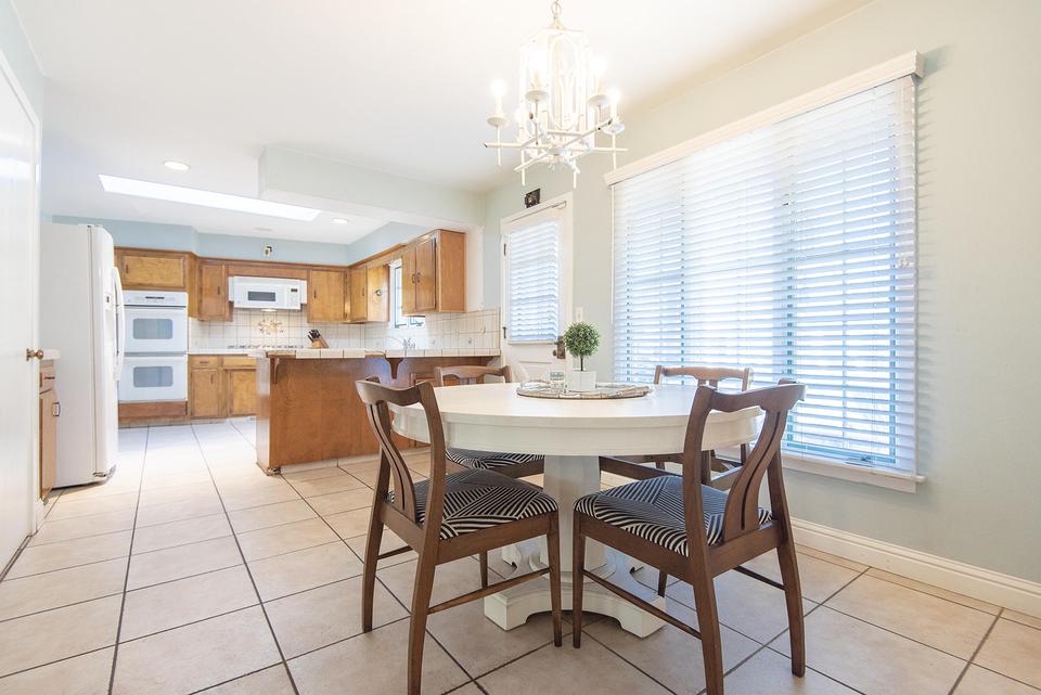  598 E Chevy Chase Dr, Tulare, CA 93274 photo 24