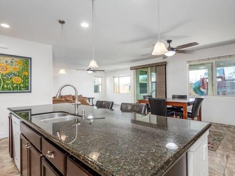 712 Arlington Pl, Lemoore, CA 93245 photo 5