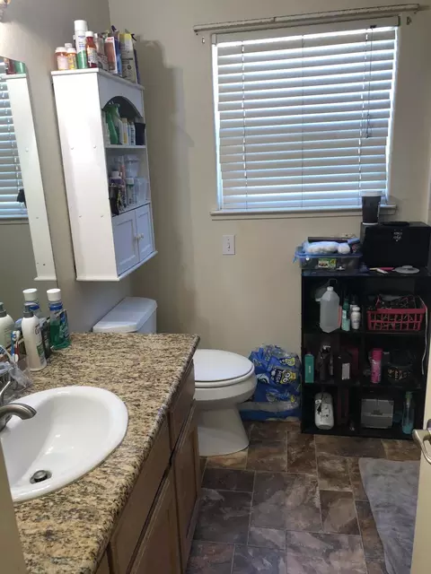 110 E Lang St, Hanford, CA 93230 photo 9