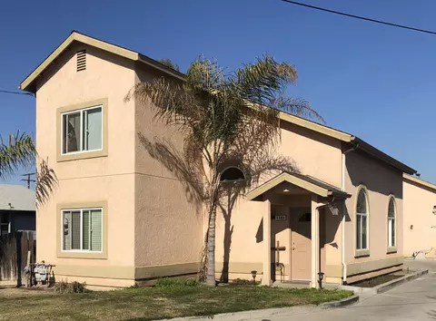 110 E Lang St, Hanford, CA 93230 photo 1