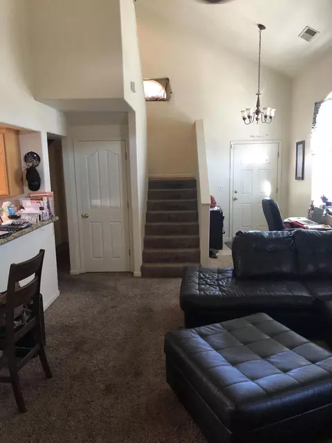 110 E Lang St, Hanford, CA 93230 photo 5