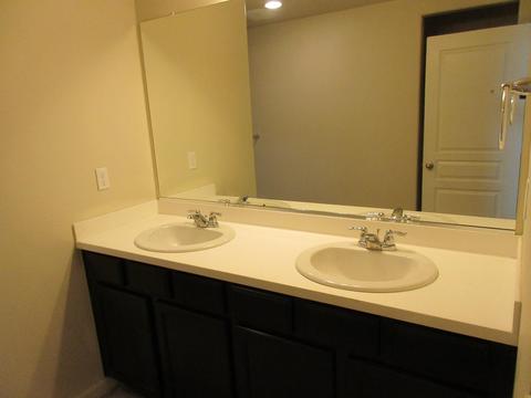 137 E Dove Ave, Visalia, CA 93291 photo 16