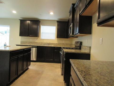 137 E Dove Ave, Visalia, CA 93291 photo 4