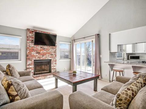 1182 Myrtle Pl, Lemoore, CA 93245 photo 4