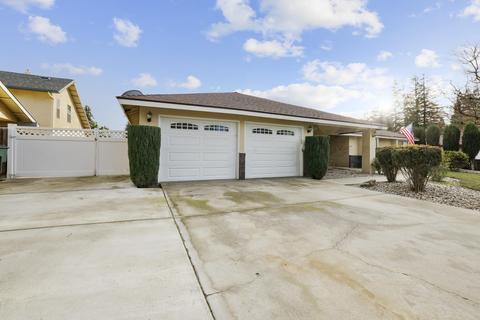 3203 E Race Ave, Visalia, CA 93292 photo 3