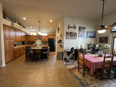 1246 E Copper Ct, Visalia, CA 93292 photo 48