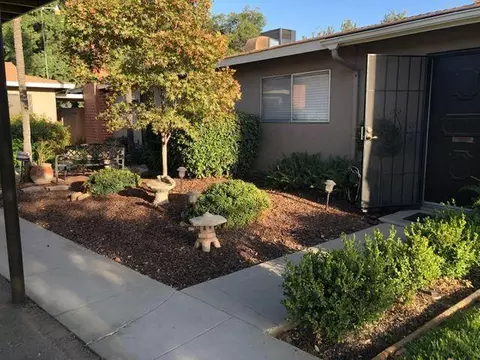 605 E Willow Ct, Tulare, CA 93274 photo 1