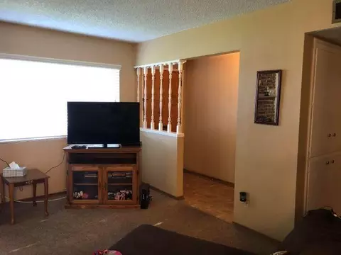 605 E Willow Ct, Tulare, CA 93274 photo 5