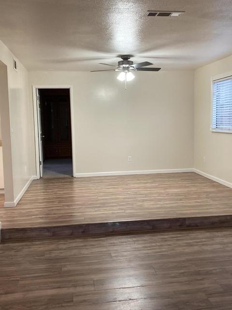 833 Mike Ln, Lemoore, CA 93245 photo 4