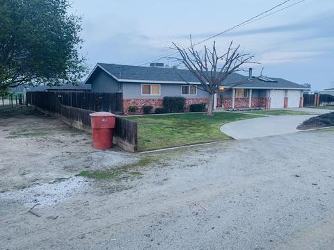 1624 E Pacific Ave, Tulare, CA 93274 photo 2