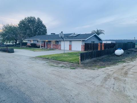 1624 E Pacific Ave, Tulare, CA 93274 photo 3