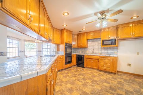 1324 E Thompson Ave, Tulare, CA 93274 photo 22