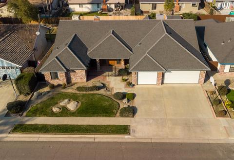 1324 E Thompson Ave, Tulare, CA 93274 photo 3