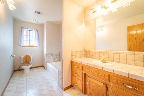 1324 E Thompson Ave, Tulare, CA 93274 photo 47