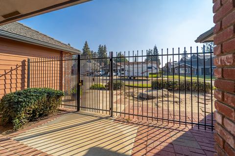 1324 E Thompson Ave, Tulare, CA 93274 photo 8