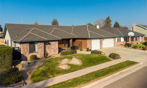 1324 E Thompson Ave, Tulare, CA 93274 photo 2
