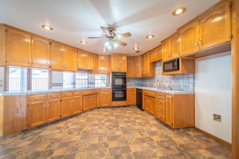 1324 E Thompson Ave, Tulare, CA 93274 photo 24