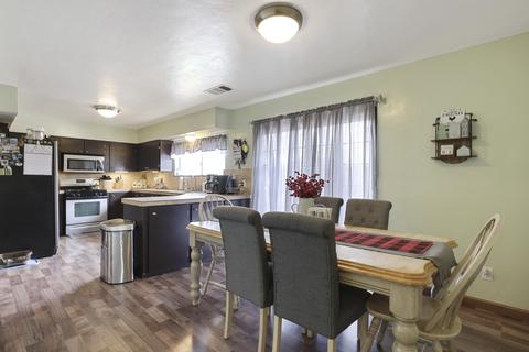 812 E Cameron St, Hanford, CA 93230 photo 12