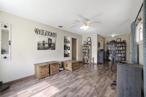 812 E Cameron St, Hanford, CA 93230 photo 8